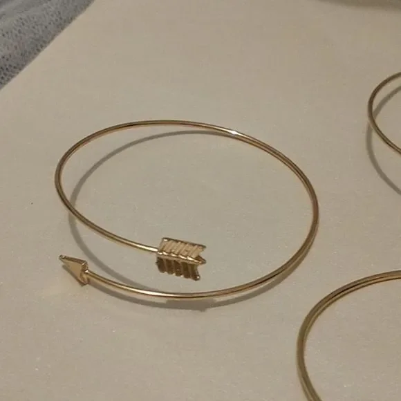 Bracelets & Ring Set! - Picture 2 of 8